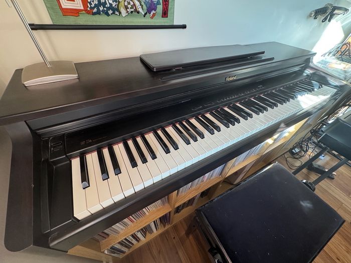 Roland HP-236 88-Key Digital Piano + Roland Sustain Pedal + Piano Bench