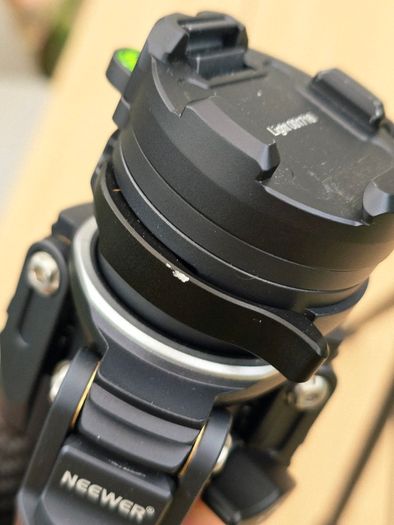 Neewer LT32 carbon fibre travel tripod