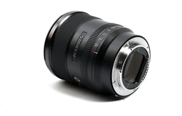 20mm f1.8 sony G e mount fe mint