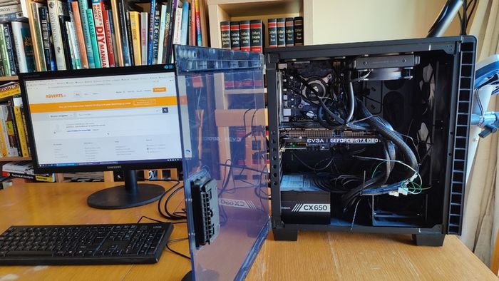 Gaming PC / Linux Workstation - GTX 1080 Ti 11GB, i7, 16GB RAM, 24 inch Dell Monitor