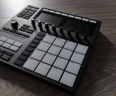 NI Maschine MK3 Groovebox