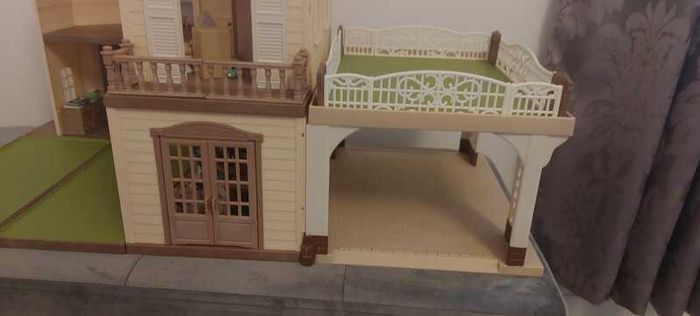 Sylvanian family cottage