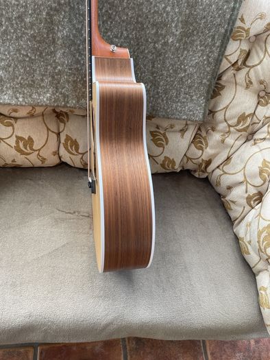 Taylor 214CE