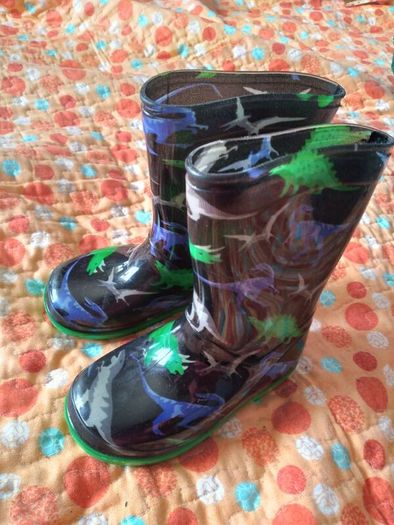 Boys boots and shoes 8 and 7 junior