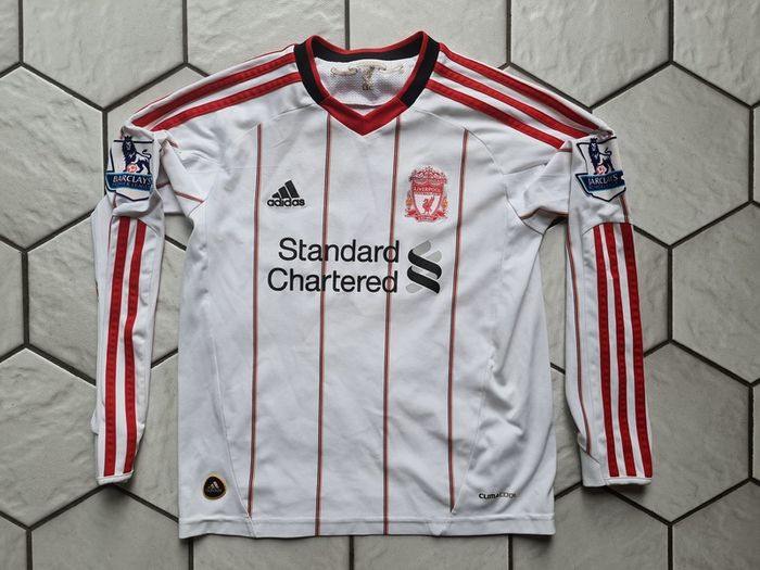 Soccer Football Liverpool FC Standard Chartered Kelly Adidas size D140 9-10 years long sleeve