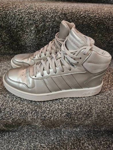 Silver Adidas Original Uk7 (EU40.5)