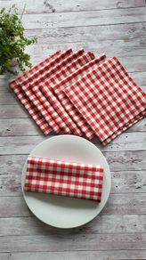Napkins. Checkered napkins. Little hearts on gingham background. Set of 4,6,8