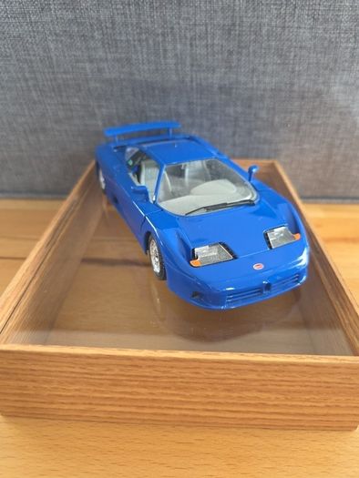 Vintage Bburago Bugatti EB 110 (1991) Blue Diecast Model Car 1/24,