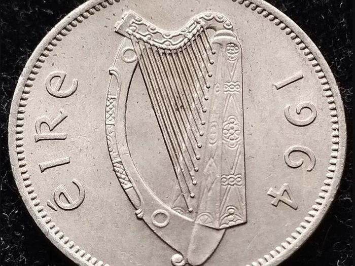 [#360] - Ireland 1964 | Irish 6p | Six Pence | Wolfhound | KM.13a | UNC