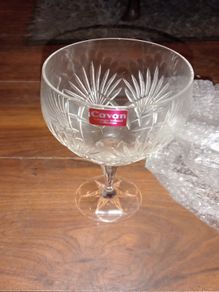 2 cavan crystal wine glasses