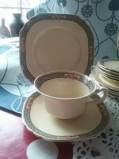 Wedgewood Twenty One Piece Antique Teaset