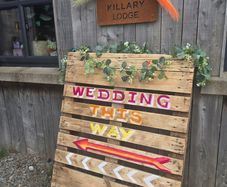 wedding pallet
