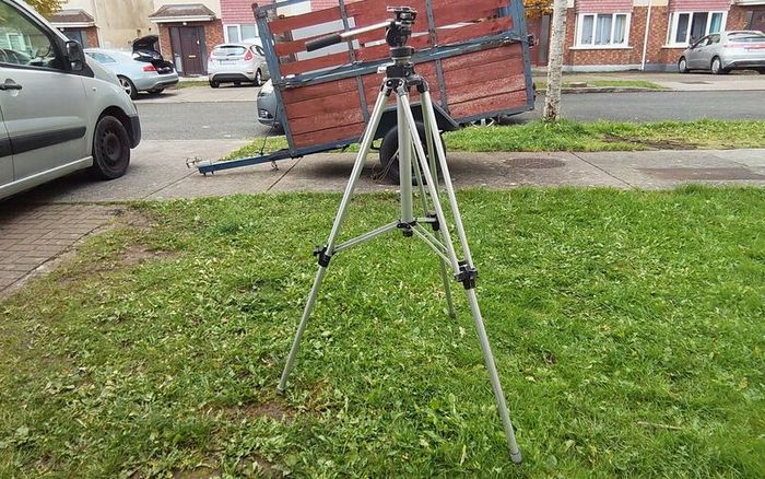 tripod stand