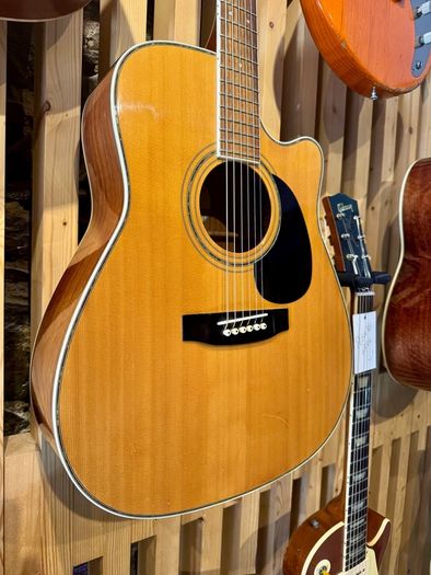 Takamine EG-334C Electro Acoustic