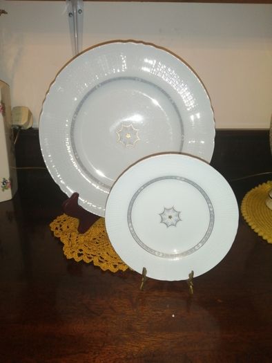 Porcelain plates Rorftrand