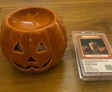 Pumpkin Wax Burner and Pumkin Chai Wax Melts