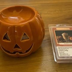 Pumpkin Wax Burner and Pumkin Chai Wax Melts