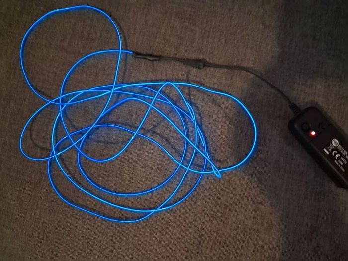 Fizz Creations Make Your Own Neon Sign - 1 Metre Neon Blue String With x3 Different Settings & 3 Metre Shape Wiring - RRP - 18.99