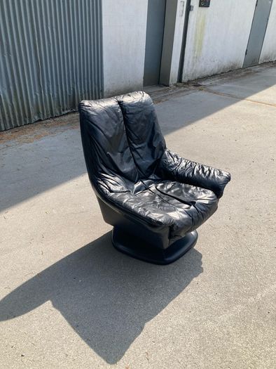 Mid Century Swivel Lounge Chair - Warehouse and Showroom Open Saturday  15th August 12 till 4pm 12 till 4pm Eircode R95T227