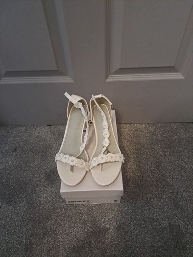 Ladies shoes