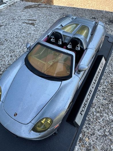 Porsche carrera  model