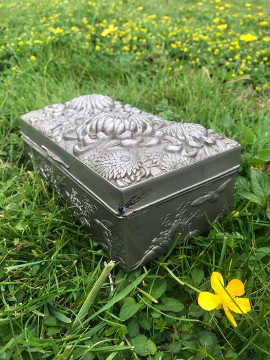 Antique Japanese jewellery box