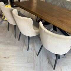 table and chairs