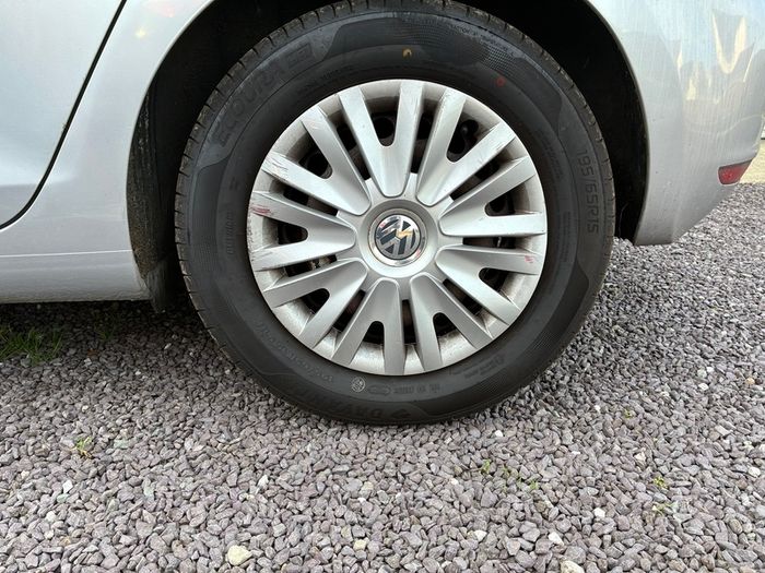 Hubcap Wanted For 2010 Volkswagen Golf