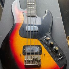 Hondo II bass guitar