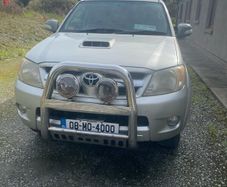 Toyota hilux ( jeep must GO , no time wasters)