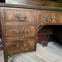antique dressing table