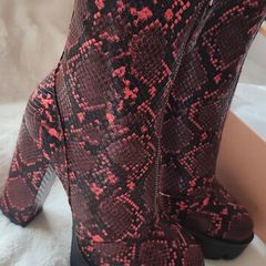 Block heel boots