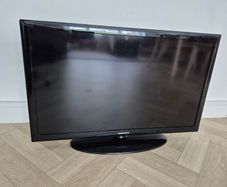 32" Samsung TV and Opticum X7 Box