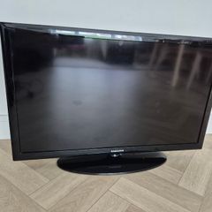 32" Samsung TV and Opticum X7 Box