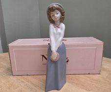 Nao By Lladro Figurine