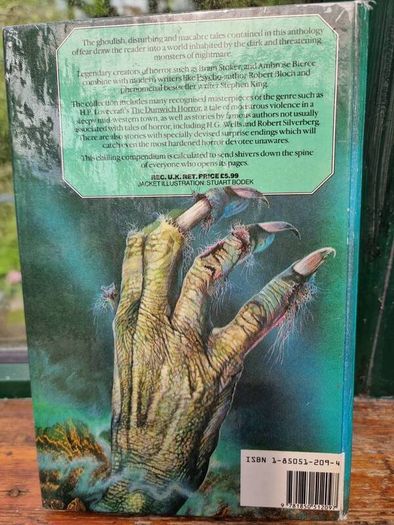 Chamber of Horrors: great tales of terror and the supernatural, including Stephen King, Bram Stoker and Edgar Allan Poe - hardback