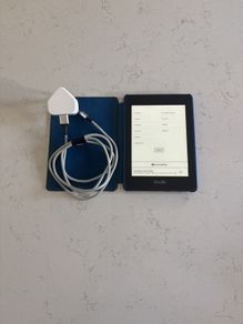 Kindle Paperwhite 10th Gen With Case and Charger