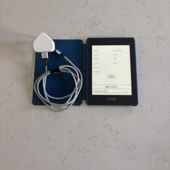 Kindle Paperwhite 10th Gen With Case and Charger