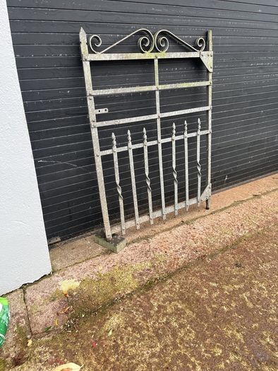 gate