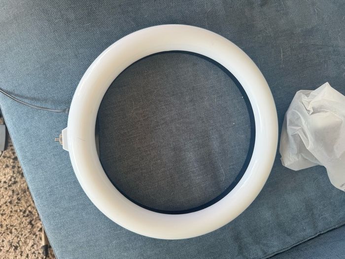 Rechargeable usb ring light lume cube