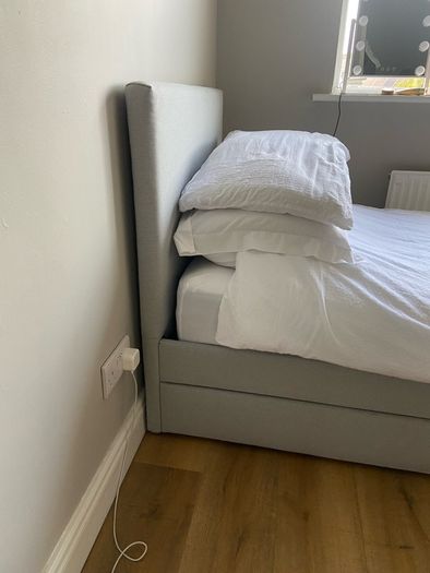 Single Bed with two drawers incl mattress