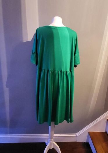 Dunnes green oversized tunic, Size 16-18