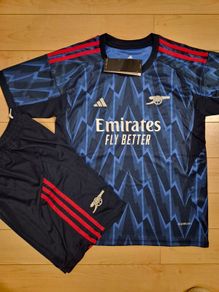 Arsenal 25/26 kids jerseys age 10-14