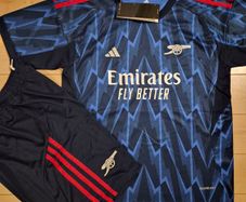 Arsenal 25/26 kids jerseys age 10-11