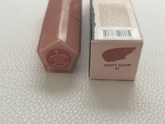 Fenty beauty gloss bomb stix high-shimmer gloss stick 3.6g shade fenty glow
