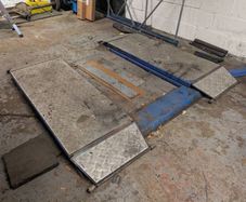 Scissors car ramp lift
