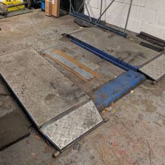 Scissors car ramp lift