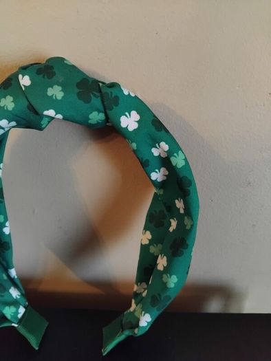 paddys day hair bands like new