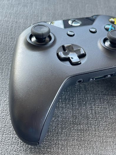 Xbox One Wireless Controller model 1697