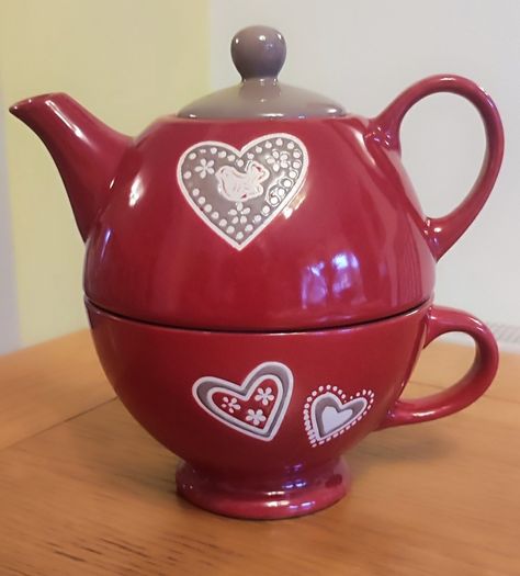 Teapot and cup